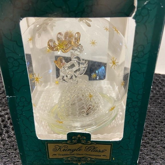 Kringle Glass Colour Changing Leaping Reindeer Ball Ornament - Picture 12 of 16